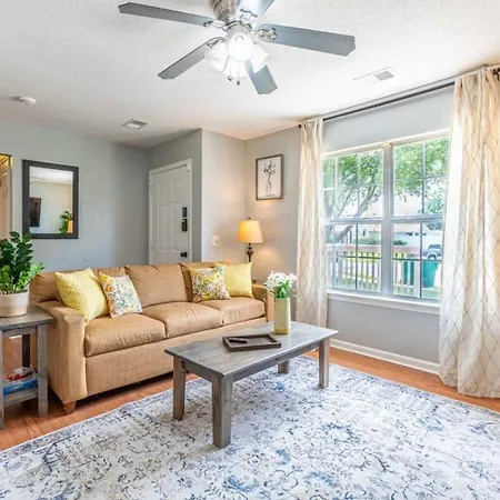 Screened Porch Firepit Patio Peaceful In Pooler